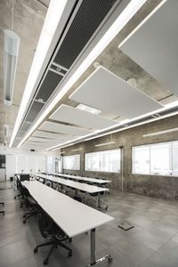 Qinsound ที่แขวนเพดานไฟเบอร์กลาสอะคูสติกแผ่นดูดซับอะคูสติกสำหรับวางเพดานเท็จ