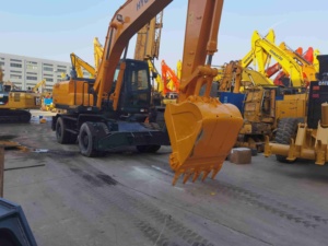 Excavatrice sur pneus Hyundai R210W 9T d'occasion, 21 tonnes, moteur Cummins, godet de 0,8 m³, excavatrice mobile d'occasion à vendre - Product Image 3