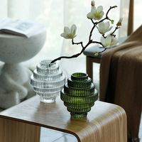 Vases en verre modernes de luxe léger à rayures verticales côtelées, col étroit, forme tour, pour roses fraîches, tiges séchées, décoration intérieure, mariage