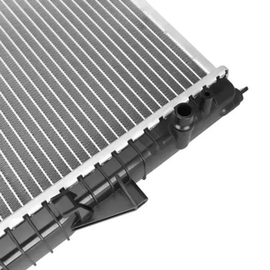 Лидер продаж, Автомобильный Алюминиевый радиатор для <span class=keywords><strong>VW</strong></span> Audi, автомобильные радиаторы <span class=keywords><strong>Pa66</strong></span> <span class=keywords><strong>Gf30</strong></span>, универсальный радиатор водяного охлаждения OEM 8D0121251M - Product Image 6