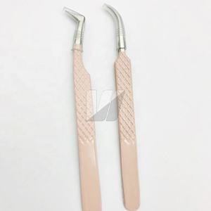 Pince à cils et sourcils en acier inoxydable japonaise de type L pêche avec logo personnalisé pointe pointue fortement incurvée et durable - Product Image 2