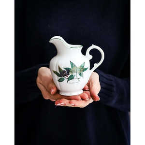 Carafe à lait Ginori Laveno Relief avec motif floral, élégante pot à sucre et à crème 0g en stock - Product Image 3