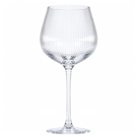 Verres à Pinot Noir élégants, gobelets à vin de Bourgogne texturés, verres à pied cannelés, verrerie haut de gamme pour une décoration de table luxueuse
