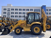 Chargeuse-pelleteuse 2,5 tonnes 388H disponible avec moteurs Cummins ou Weichai