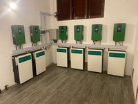 Système d'énergie solaire hybride hors réseau 60KW 66KW 120KWH Panneaux solaires MPPT Onduleur à onde sinusoïdale pure Batterie au lithium pour la maison