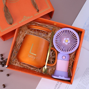 Taza de Cerámica Rosa con Logotipo Personalizado 2026, Set de Regalo con Ventilador Portátil, Letra L Personalizada, Regalo Moderno para el Día de la Madre - Product Image 3