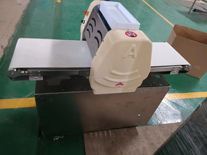Machine de laminage de pâte à pizza de table commerciale professionnelle en Chine - Product Image 2