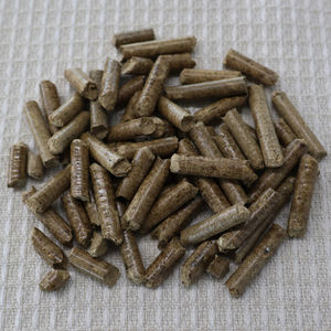 Granulés <span class=keywords><strong>de</strong></span> bambou à faible teneur en cendres <span class=keywords><strong>de</strong></span> qualité supérieure, diamètre 8 mm, pour systèmes <span class=keywords><strong>de</strong></span> chauffage commerciaux et chauffage centralisé - Product Image 2