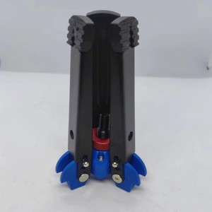 Soporte de tres mandíbulas con tornillo de 3/8, de aleación de aluminio con bloqueo giratorio para trípode de cámara digital, monopié, escritorio y transmisión de contenido desde teléfonos móviles - Product Image 2
