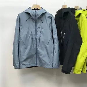 Hiking and Ski Varsity Jacket Waterproof Breathable Blouson Thin Windbreaker Safari Jacket with Plus Size Zipper Closure