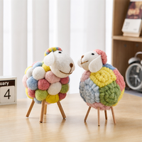 Ornements en feutre et flanelle doux en forme de mouton, style dessin animé nordique, colorés, parfaits pour les cadeaux de déménagement ou de nouvelle maison