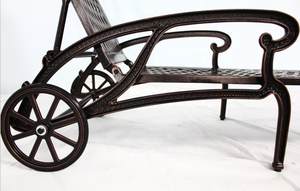 Tumbona Moderna de Aluminio Fundido con Acabado Bronce para Uso en Exteriores, Hoteles y Salas de Estar - Product Image 6