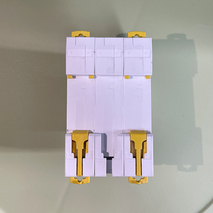 เบรกเกอร์ขนาดเล็กของใหม่32A IC65N Acti9 1P A9F18132อุปกรณ์ป้องกันพลาสติกขนาดเล็ก - Product Image 5