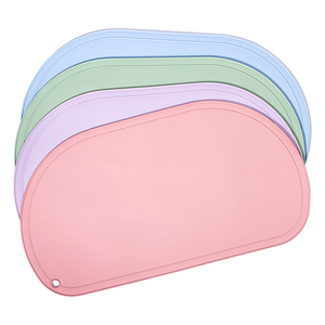 משטח האכלה לתינוקות מסיליקון ידידותי לסביבה, בדרגת מזון, עם בסיס יניקה לתינוקות, פעוטות וילדים, בצורת לב, בעל תקן CE/LFGB - Product Image 3