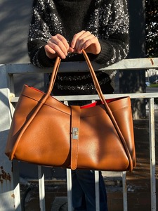Sac de soirée en cuir de créateur pour femme de qualité supérieure avec chaîne, idéal pour les mariages, les fêtes et les événements spéciaux, disponible à un prix abordable - Product Image 3