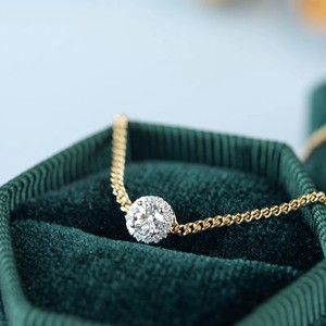 Elegante braccialetto da donna per il pendolarismo, geometrico, rotondo, con zirconi cubici intarsiati, gioiello da polso chic per tutti i giorni - Product Image 1