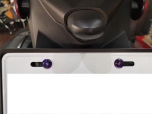 Kit de boulons de plaque d'immatriculation en acier inoxydable SUS304 SOMOTO Taiwan |   Tête UFO M6 (15/20mm) |   Comprend des noix |   Finitions brutes et TIB - Product Image 2