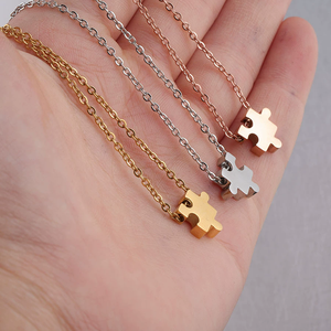 <span class=keywords><strong>Collana</strong></span> Creativa in Acciaio Inossidabile <span class=keywords><strong>con</strong></span> Puzzle Componibili per Coppie, Ciondolo a Puzzle Quadrato Piccolo Incisionabile <span class=keywords><strong>con</strong></span> Lettere, Collane alla Moda per <span class=keywords><strong>Donna</strong></span> - Product Image 3