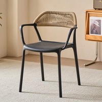 Fabricant Chaise de salle à manger balcon en plastique confortable et populaire de style rotin pour les loisirs modernes