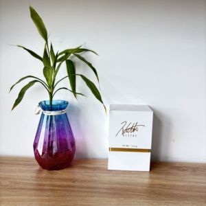 Premium Minimalistische Weiße Kartonbox mit Kunstpapier-Innendekoration und Individueller Bedruckung für Luxusverpackungen - Product Image 2