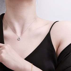 Collier en argent sterling entièrement serti de diamants, petit collier rond en moissanite de marque - Product Image 2