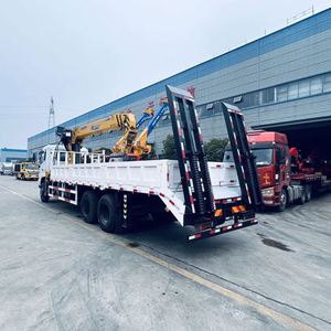 Grúa Montada en Camión Chengli de Ocho Ruedas Traseras con Pluma Recta de 4 Secciones y 12 Toneladas para Operaciones de Carga Pesada en Puertos Logísticos - Product Image 3