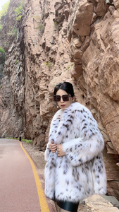 Hot Seller High Quality White Lynx Fur <strong>Coat</strong> Feeling <strong>Mink</strong> <strong>Coat</strong> with Windproof Feature Casual Winter Outerwear <strong>for</strong> <strong>Sale</strong> - Product Image 6
