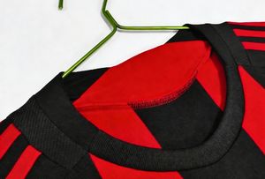 เสื้อฟุตบอลทีมเอซีมิลาน ชุดเหย้า (ลายตารางหมากรุก) สำหรับฤดูกาล 2008/09 รุ่นวินเทจ สำหรับเสื้อเหย้า ลายตารางหมากรุก - Product Image 3