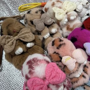 Nouveau porte-<span class=keywords><strong>clés</strong></span> lapin léopard mignon et moelleux, peluche, porte-<span class=keywords><strong>clés</strong></span> lapin, anneau en alliage, porte-<span class=keywords><strong>clés</strong></span> en peluche, porte-<span class=keywords><strong>clés</strong></span> lapin tacheté, pendentif - Product Image 3