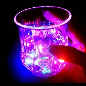 Vaso Luminoso LED Activado por Líquido, Vaso Intermitente para Fiestas de Cumpleaños, Accesorios para Bares, Vaso de Vino Intermitente - Product Image 4