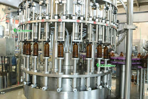 Machine de remplissage automatique de bouteilles en verre pour boissons énergisantes <span class=keywords><strong>Red</strong></span> <span class=keywords><strong>Bull</strong></span> RB001 - Product Image 3