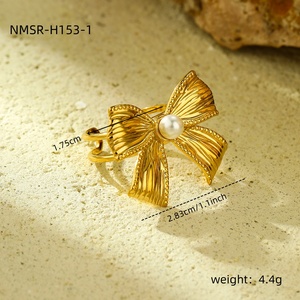 NIMAI Ensemble de Bijoux de Mode 4 Pièces Nœud Papillon pour Femme, en Acier Inoxydable, avec Papillon, Perle et Lame de Chaîne, Collier, Boucles d'Oreilles, Bracelet et Bagues - Product Image 4