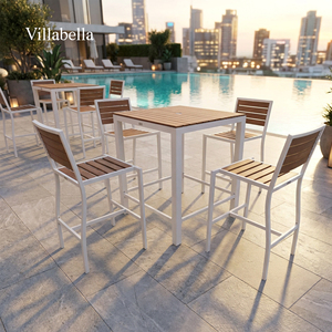Ensemble de bar extérieur moderne <span class=keywords><strong>Villabella</strong></span> en aluminium avec bois synthétique, 5 pièces, table haute et chaises de bistrot pour jardin, terrasse, usage commercial - Product Image 1
