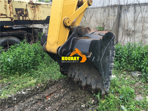 Excavadora Usada Komatsu PC220-6 de Alta Calidad, 19.9 Toneladas, Muy Buen Estado, Venta Económica, Maquinaria Pesada con Motor Komatsu - Product Image 3