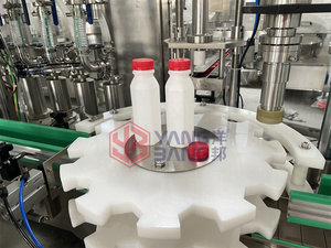Máquina Llenadora de Yogur Automática YB Factory para Botellas de PE de 200ml y 500ml, con Control por Servomotor y Tolva Superior - Product Image 4