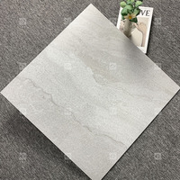 Nouvel arrivage de carreaux rustiques antidérapants d'aspect marbré de couleur grise avec traitement mat avec veine grise pour le salon