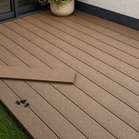 Tarima Moderna de WPC con Superficie con Aspecto de Madera, Impermeable y Resistente al Fuego para Proyectos de Paisajismo y Jardinería