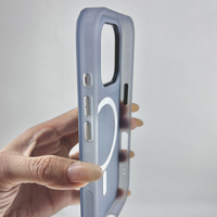 Matériau anti-givrage jaune en TPU à rayures verticales pour iPhone16 Pro Case Lens Metallic Custom Logo Case With Magnetic