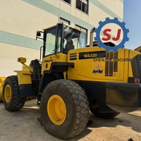 Chargeuses sur pneus Komatsu WA320-5 d'occasion du Japon, modèles WA300-1, 320-3, 320-5 / Chargeuses frontales d'occasion