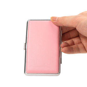 Futeng 20pcs porte-cartes en cuir PU étui à cigarettes pour femmes avec clip en métal ouverture automatique personnalisé vente en gros - Product Image 5