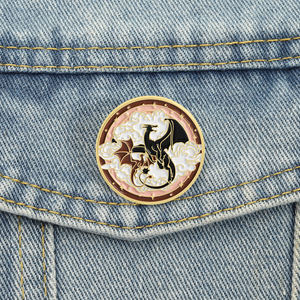 奇幻书籍黑龙珐琅别针神秘魔法龙书卷胸针徽章饰品礼品批发 - Product Image 1