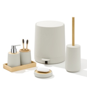 Ensemble <span class=keywords><strong>de</strong></span> salle <span class=keywords><strong>de</strong></span> bain luxueux <span class=keywords><strong>de</strong></span> six pièces <span class=keywords><strong>de</strong></span> style nordique, écologique, distributeur <span class=keywords><strong>de</strong></span> <span class=keywords><strong>savon</strong></span>, poubelle <span class=keywords><strong>de</strong></span> toilette, <span class=keywords><strong>kit</strong></span> <span class=keywords><strong>de</strong></span> conception en bois pour hôtels, marque MOOZI - Product Image 2