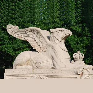 Grande sculpture animalière de jardin en marbre sculptée à la main statue de griffon en pierre
