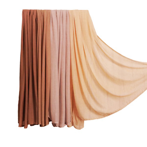 Mayorista Musulmán Premium Pañuelo Liso Wrap Chal Hijabs Elástico Algodón <span class=keywords><strong>Jersey</strong></span> Hijab Bufanda Layyin - Product Image 1