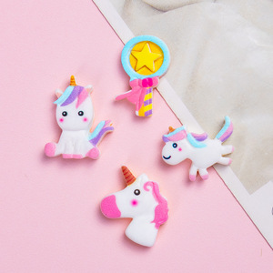 Breloques plates en résine <span class=keywords><strong>Licorne</strong></span> Arc-en-ciel Kawaii pour bijoux DIY, pinces à cheveux, fournitures pour slime, décoration de coques de téléphone - Product Image 3