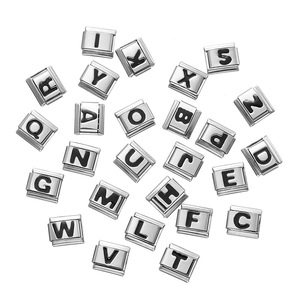 Eslabón Modular con Letra |   Abalorio Cuadrado de Acero Inoxidable con Baño PVD de 18K, Letras del Alfabeto A-Z, para Fabricación de Joyería DIY - Product Image 1