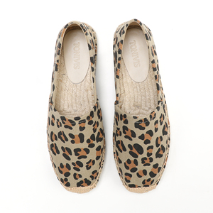 Espadrilles pour hommes, style rétro, décontractées, confortables, durables, antidérapantes, pour la marche, imprimé léopard, dessus en tissu de coton - Product Image 6