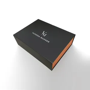 批发定制标志光泽层压豪华磁性纸板纸包装礼品自有标签鞋盒