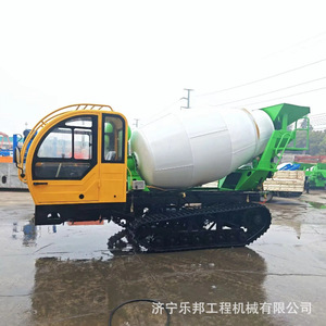 Camion malaxeur à béton sur châssis chenillé, petite capacité, avec rayon de braquage court, pour chantier de construction - Product Image 4