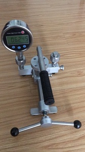 Handgehaltene Druckpumpe Tragbare Gasdruckquelle Kalibrierungsgerät Relais-Kalibrator Messgerät ZC-YFQ-118Q - Product Image 2